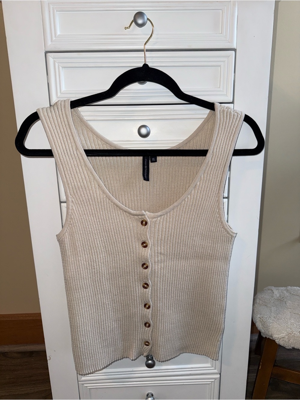 Moon & Madison Ribbed Button Front Tank Top